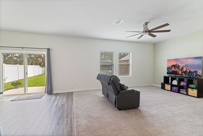 Building Photo - 4 Bed, 2.5 Bath Hidden Creek Home for Lease!