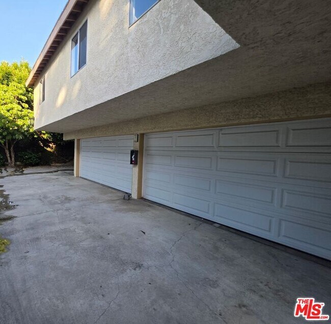 Building Photo - 1029 Pleasant View Ave