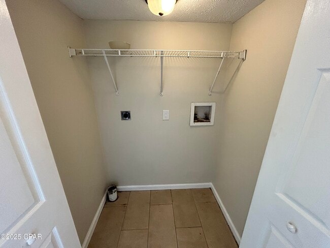 Building Photo - 3914 E 11th St