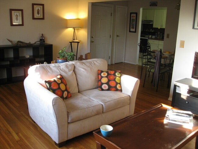 Primary Photo - 136 N Chestnut St