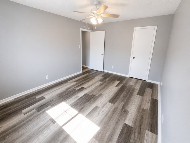 Building Photo - Willowrun B
