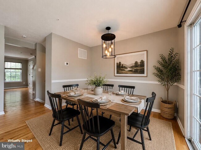 Building Photo - 2107 Mardic Dr