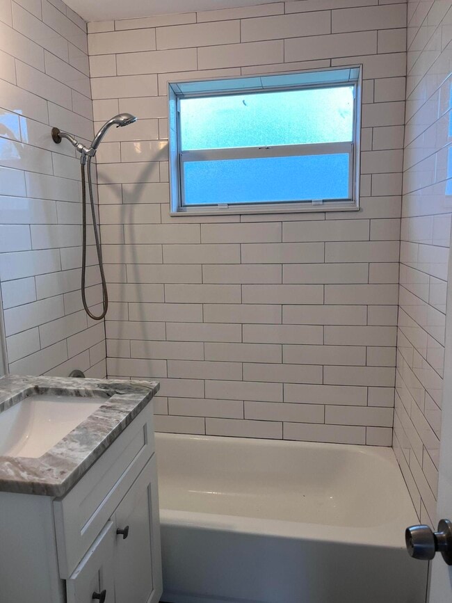 Building Photo - 8760 Lyndall Ln