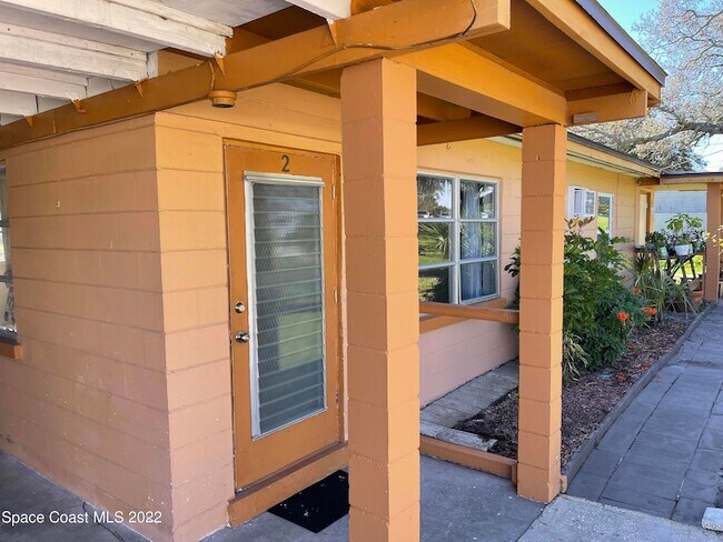 Building Photo - 2095 Pineapple Ave