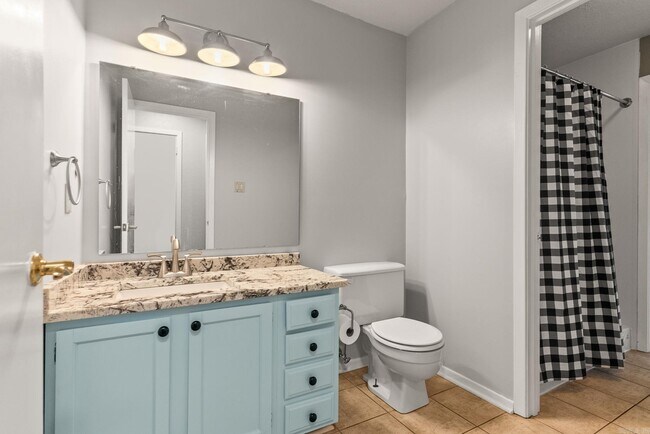 Building Photo - 102 Windwood Ln