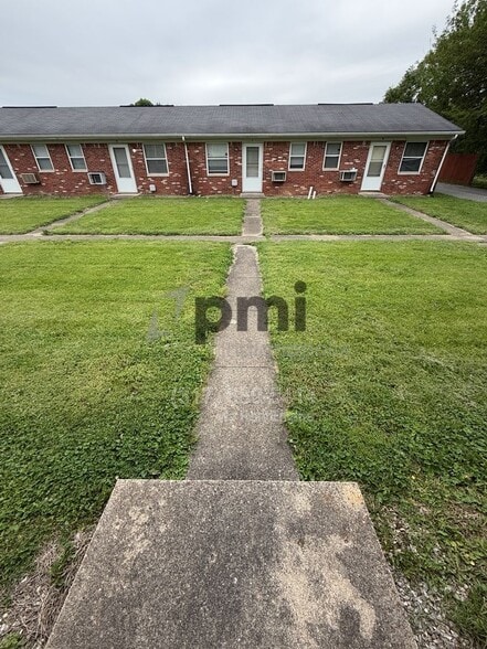 Building Photo - 120 W William Dr