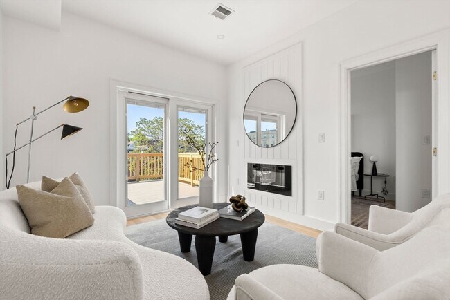 Building Photo - 100 Bennington St