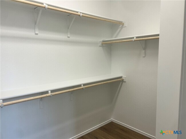 Building Photo - 1203 Kiskadee Branch Dr