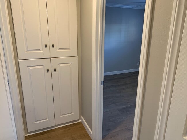 Building Photo - Newly Remodeled 3 Br 2 Ba Home in West Hills