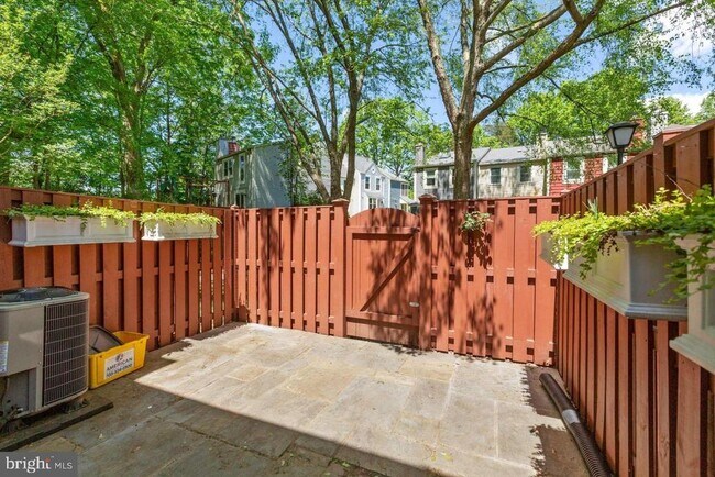 Building Photo - 2120 Whisperwood Glen Ln