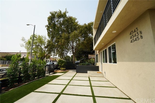 Building Photo - 4543 Saturn St