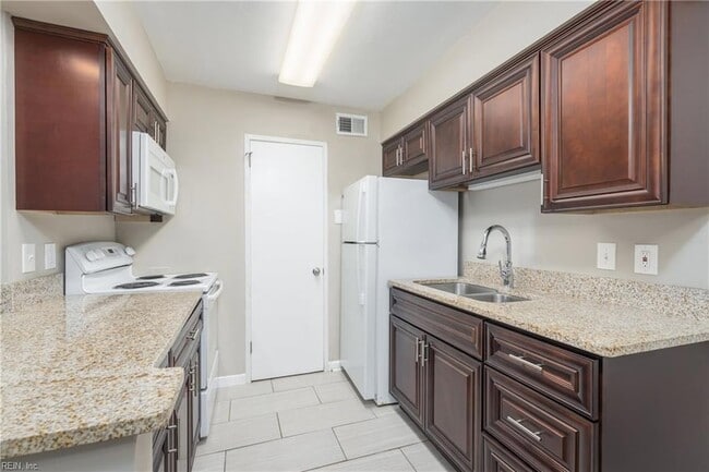 Building Photo - 1226 Little Bay Ave