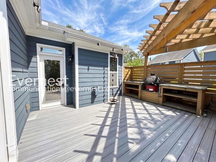 Building Photo - 1500 Drew Dr