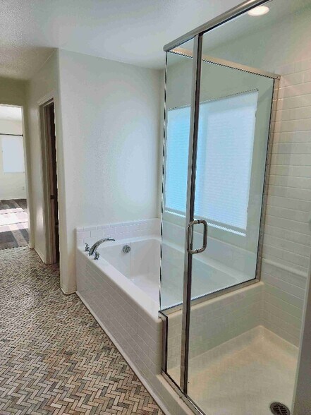 Building Photo - 26065 Plumcot Dr