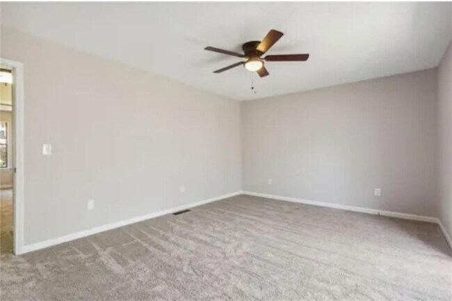 Building Photo - 9916 Scarlet Oak Dr