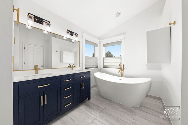 Building Photo - 2612 Lundquist Dr