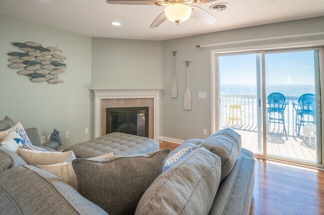 Building Photo - PERFECT FURNISHED RENTAL FOR A WINTER AT T...