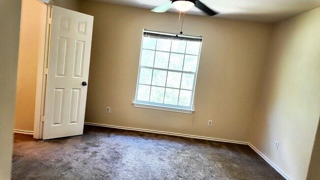Building Photo - 39 S Camellia Grove Cir