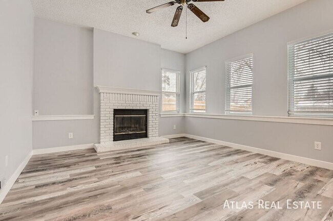 Building Photo - 8750 Boxelder Dr