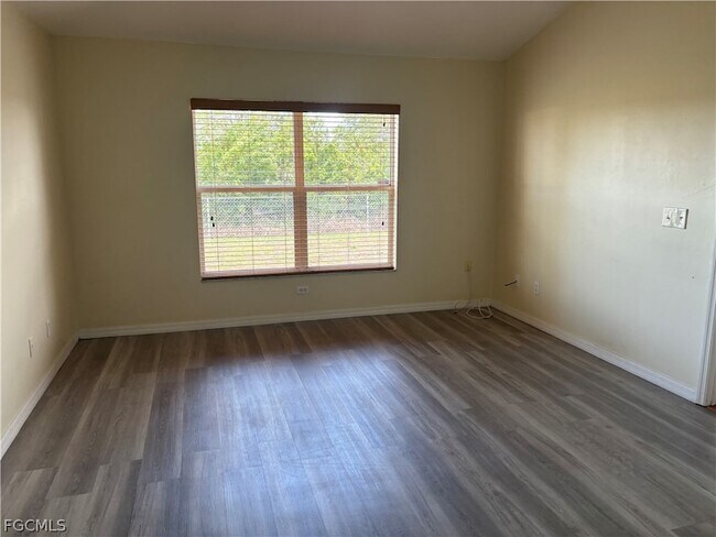 Building Photo - 4620 Varsity Cir