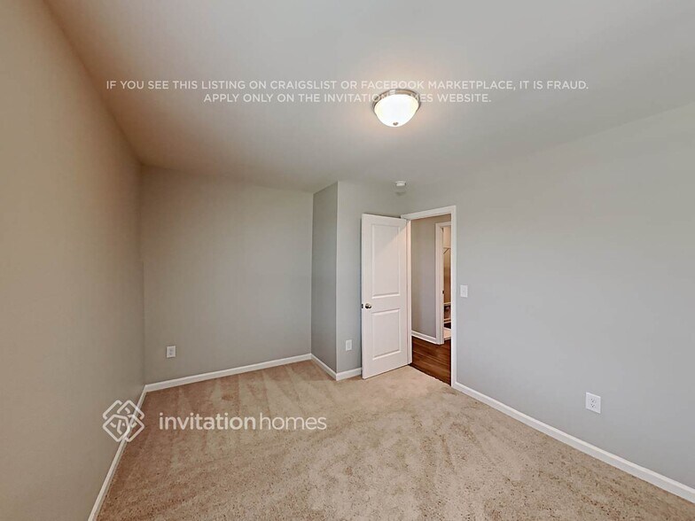 Building Photo - 115 Siena Dr