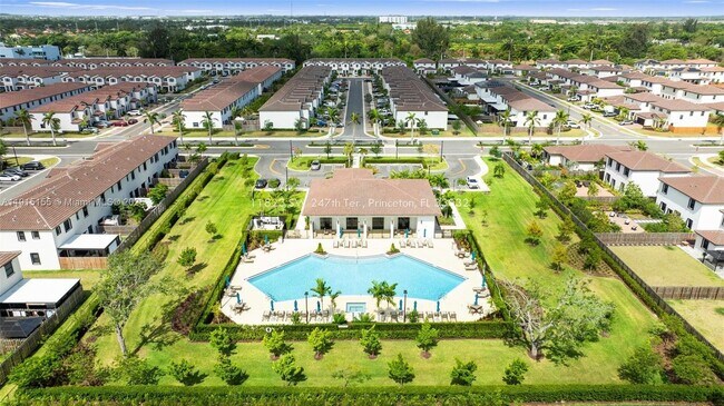 Building Photo - 11823 SW 247th Ter