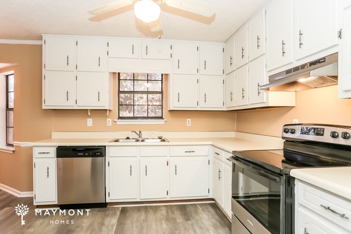 Building Photo - 575 Scarborough Rd