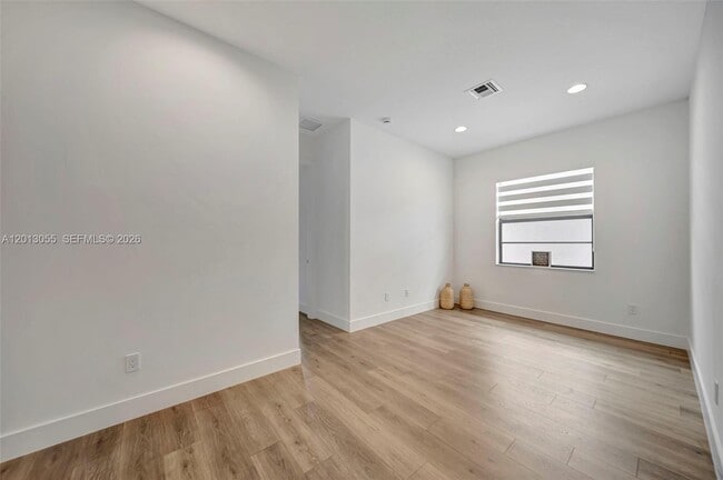 Building Photo - 1454 SW 23rd St