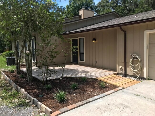 Front Patio - 217 Loring Ct