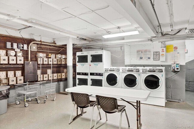 Building Photo - 1 Ash Pl