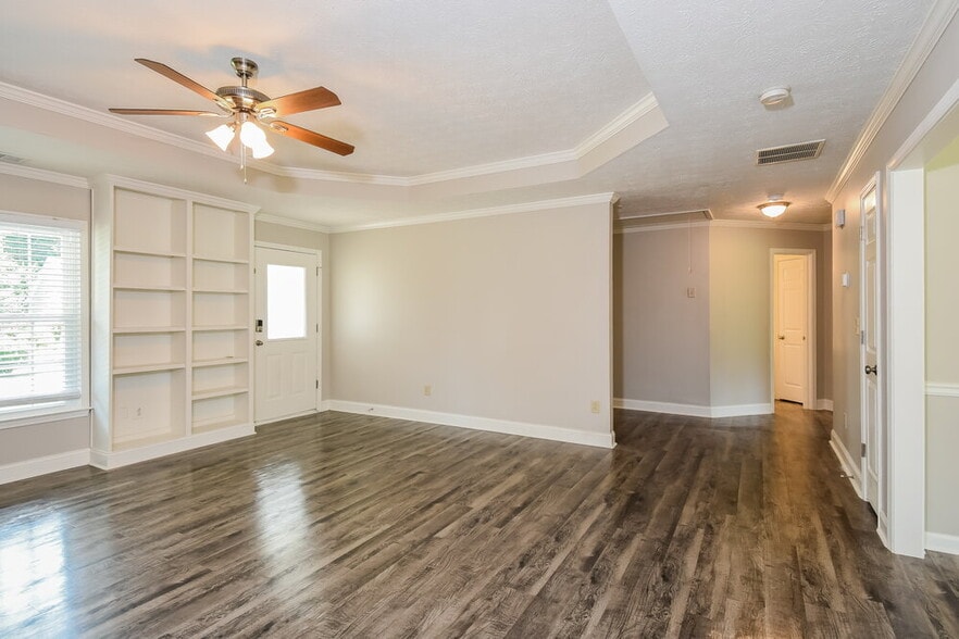 Building Photo - 1290 Shamrock Hill Cir