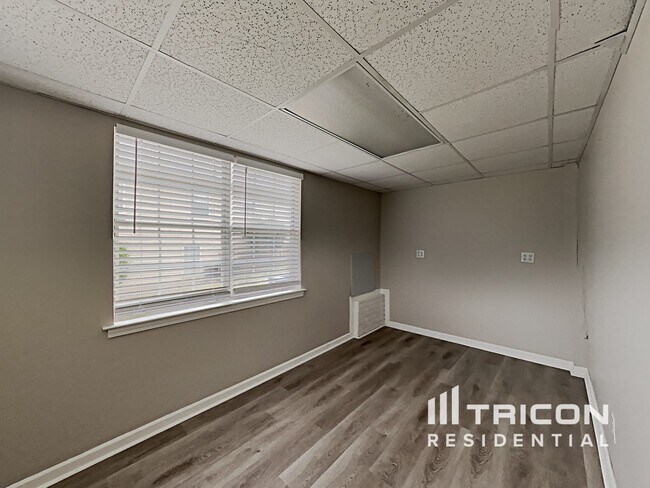 Building Photo - 567 Horseshoe Cir
