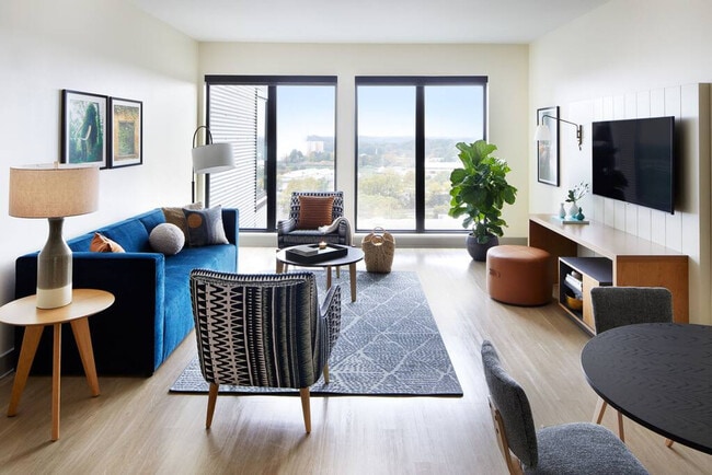 Primary Photo - 1050 Howell Mill Rd NW