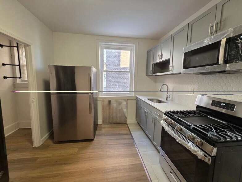 Building Photo - 5 Kenmore Ave