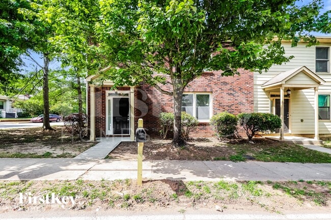 Building Photo - 1717 W Taylor Ave