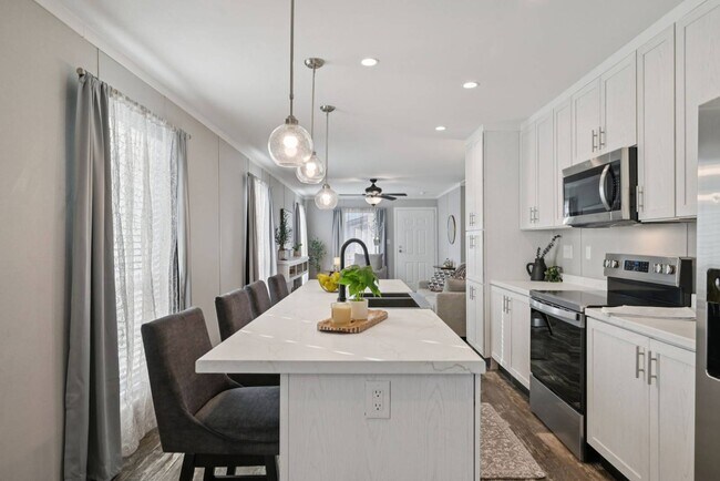 Building Photo - 1611 American Dr