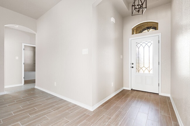 Building Photo - 602 Dred Roger Circle