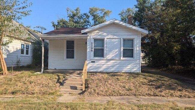 Building Photo - 1109 Cedar St