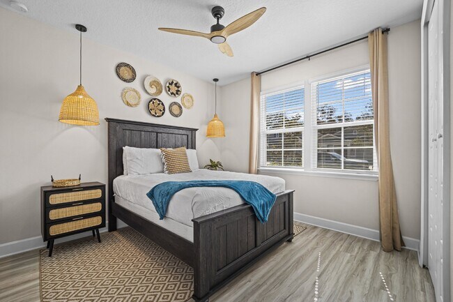 Building Photo - "Luxurious Furnished Home with 4-Bed, 3-Bath, Swim Spa Fenced Yard Golf Cart steps to the beach!"