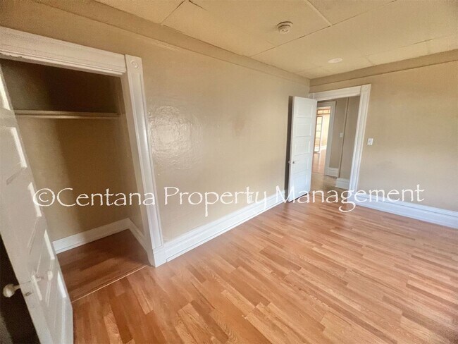 Building Photo - 646-648 S Montana