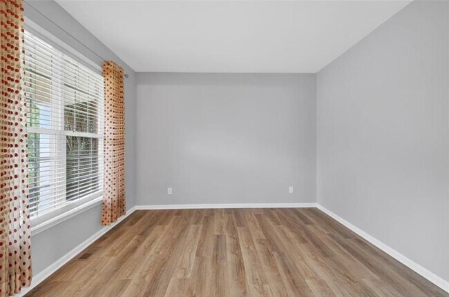 Building Photo - 740 Mayfair Ct