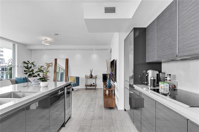 Building Photo - 1080 Brickell Ave