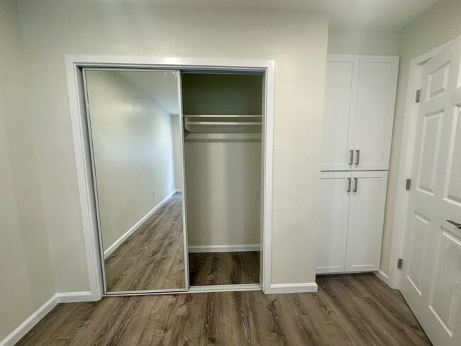 Building Photo - COMING SOON--Newly remodeled 2 bedroom 1 bath apartment 4 blocks from the beach