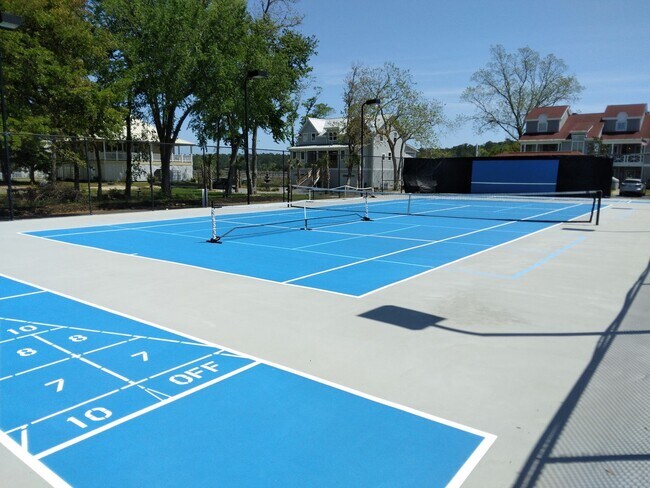 Building Photo - Harbor Front, 2 Bedroom, 2 Bath, Corner Unit at Mariners Pointe in Little River! Available Now!