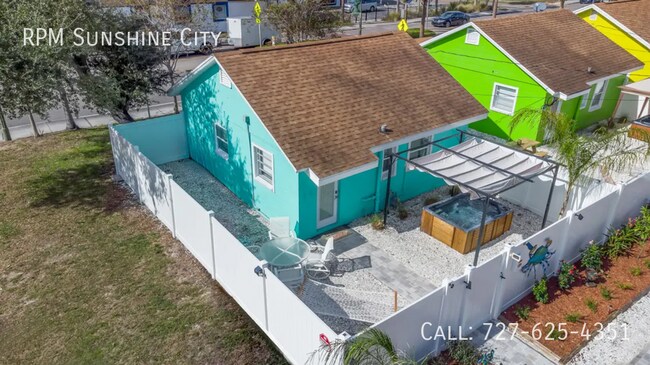 Building Photo - 1500 Clearwater Largo Rd