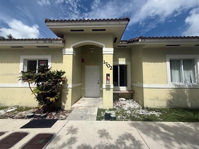 Primary Photo - 13240 Old Biscayne Dr