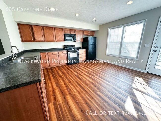 Building Photo - Two Bedroom Townhome in Cornerstone!