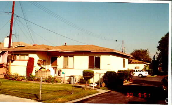 Primary Photo - 7435 Garvalia Ave