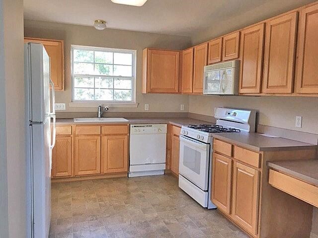 Building Photo - 3105 Promenade Cir