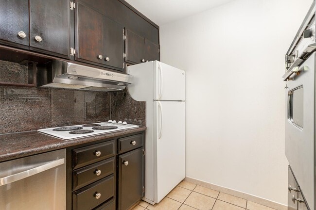 Building Photo - 2345 Paloma Ct